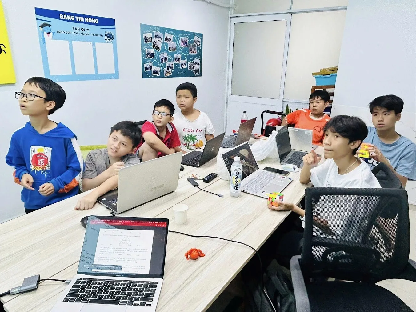 Hình ảnh lớp học Python tại ConCanCode